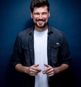 GASTSPIEL Max Beier • LOVE & ORDER